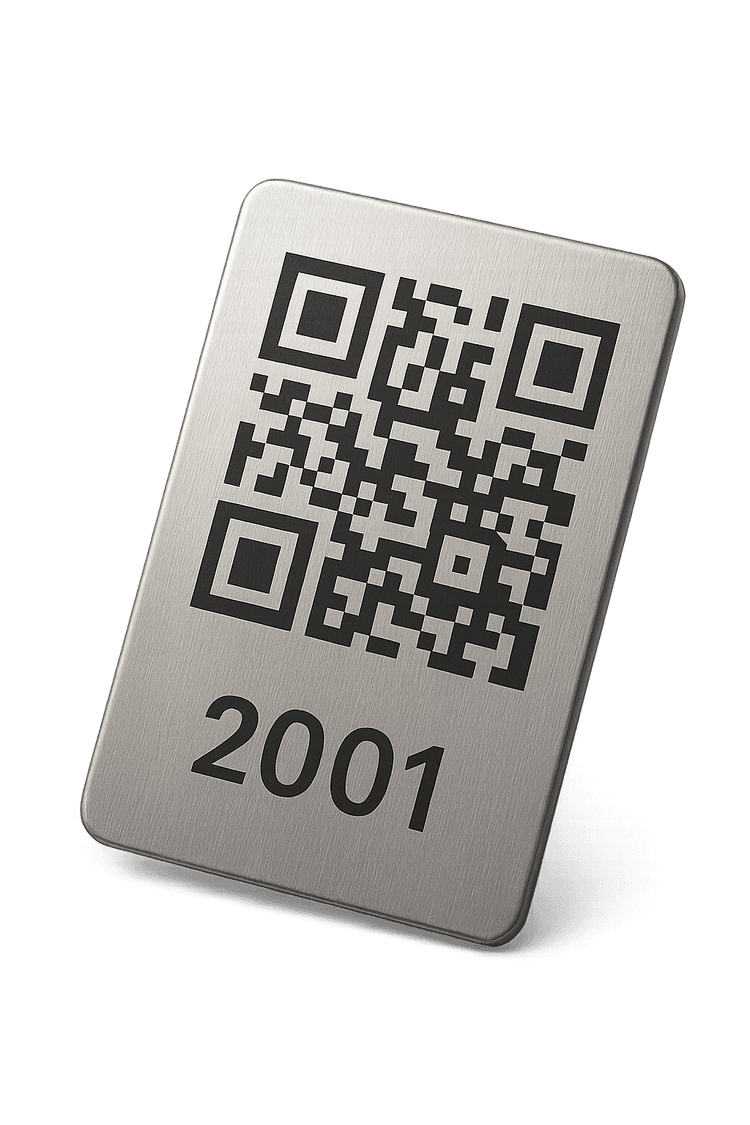 Perhe kokoontuu muistotilaisuuteen ja käyttää Qr-Memo-sovellusta